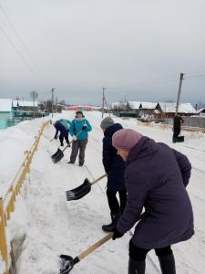 14 января состоялся субботник по уборке территорий от снега.